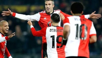  沙尔克04老将宝刀未老，头球破门助球队逃离降级区  