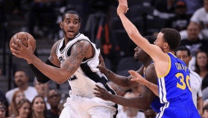  艾顿防守端筑起高墙，开拓者力克马刺止连败